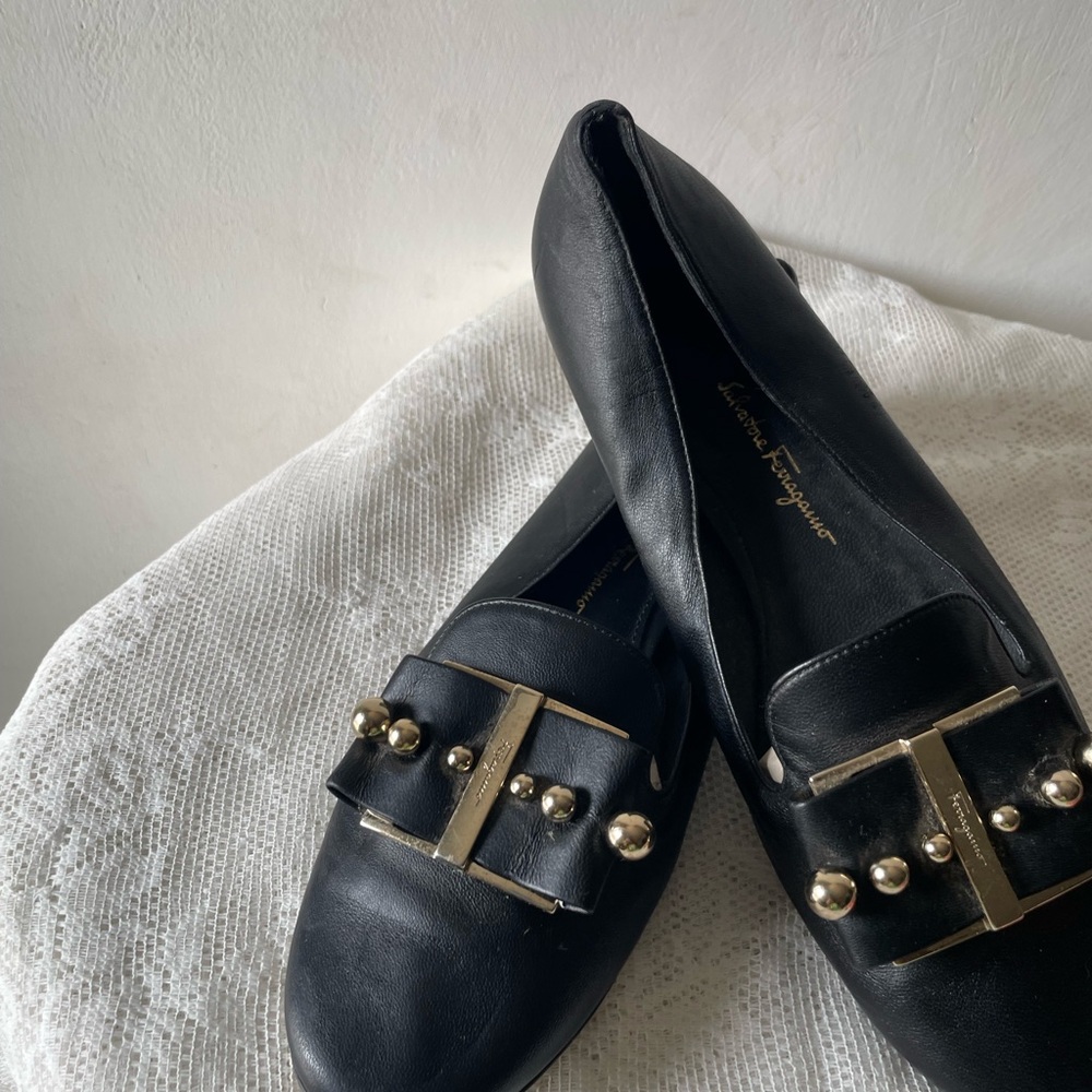 ⭐️Authentic⭐️ Genuine Leather Flats